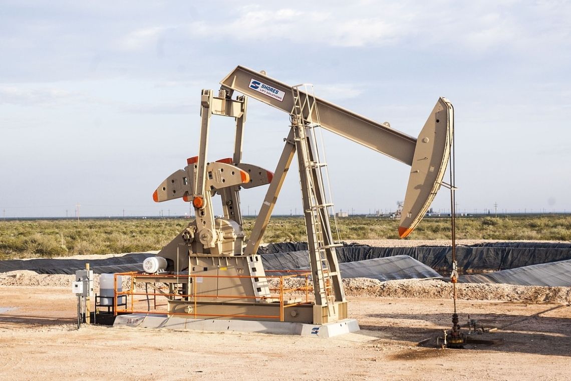 Contramandat SUA, nevoie de petrol: Venezuela nu mai este un stat necinstit
