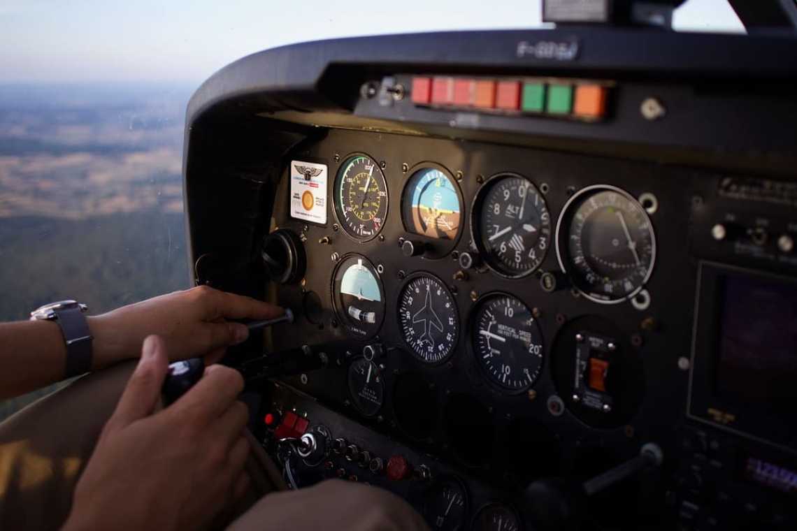 FAA a recunoscut tacit că EKG-urile piloților nu mai sunt normale. Ar trebui să fim &icirc;ngrijorați. Foarte &icirc;ngrijorați!