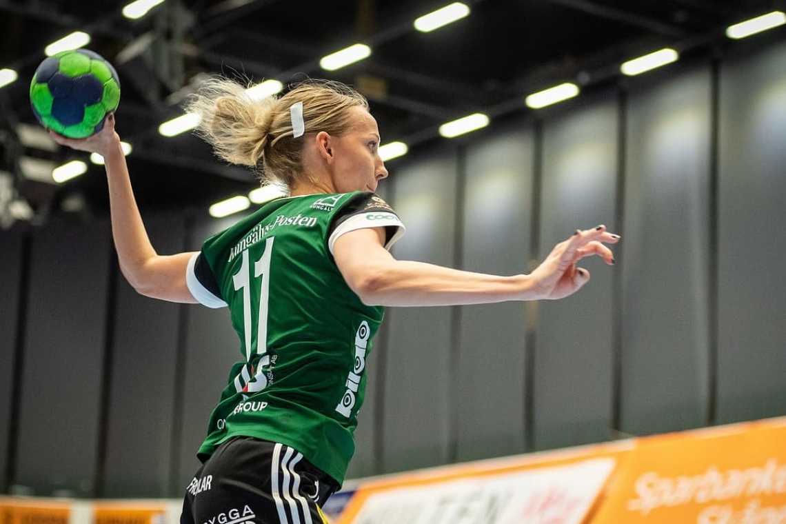CSM București a &icirc;nvins formația germană SG BBM Bietigheim cu scorul de 27-25