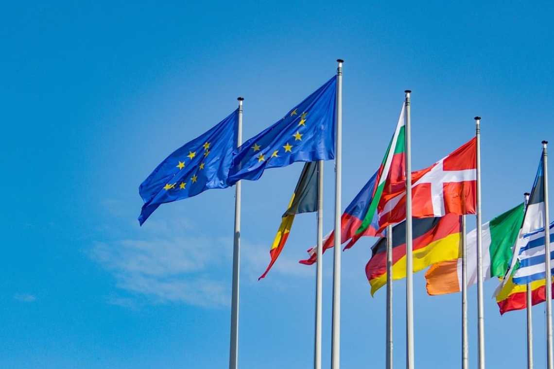 BOOM: Consiliul UE am&acirc;nă votul privind interzicerea producției vehiculelor cu ardere internă!