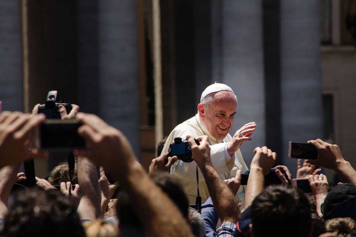BOOM: Papa Francis &bdquo;ungur&rdquo; zdrobește Europa sovietică și cultura de gen a progresiștilor!
