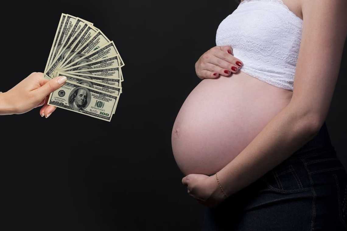 BOOM ITALIA: Crimă universală pentru &rdquo;mama surogat&rdquo;! Un da feminist din toată lumea!