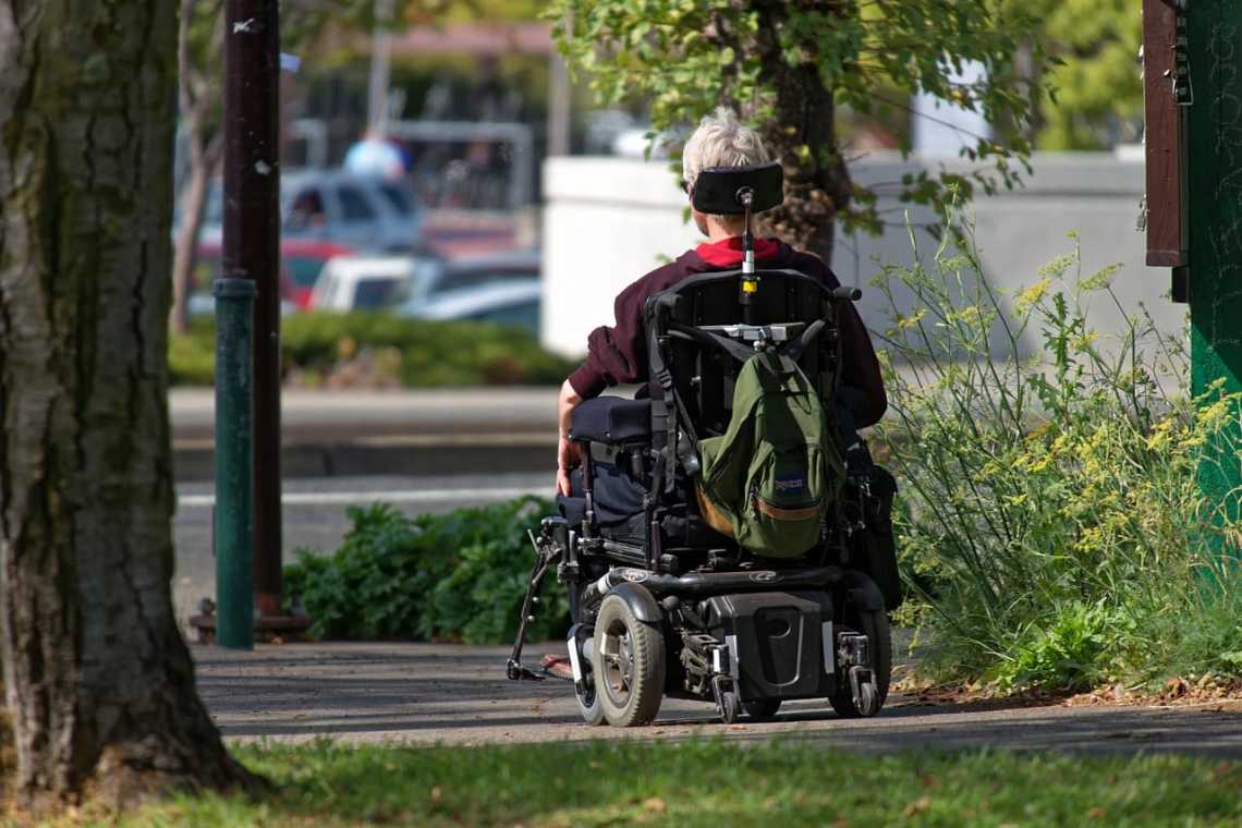 HALUCINANT: Pompierul din Italia care răm&acirc;ne paralizat după a treia doză de vaccin anti covid! 