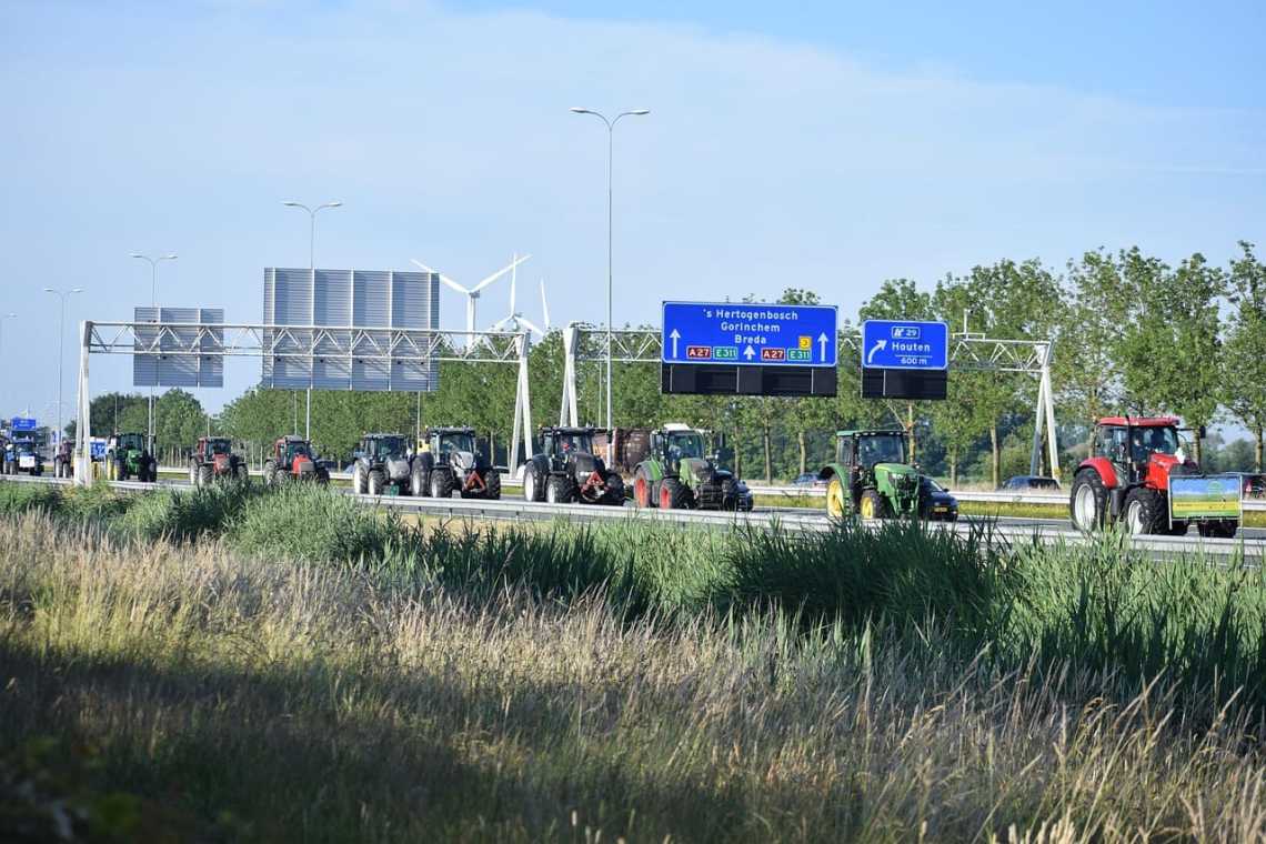 BOOM: Pactul Verde amenință agricultura și efectivele de animale. Fermierii europeni sunt &icirc;n revoltă!
